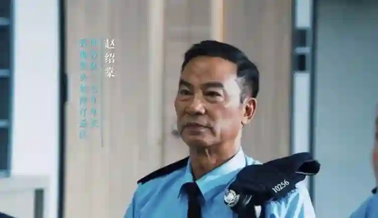 全程呲牙咧嘴，台词含糊不清，连影帝任达华都带不动这个拖油瓶！