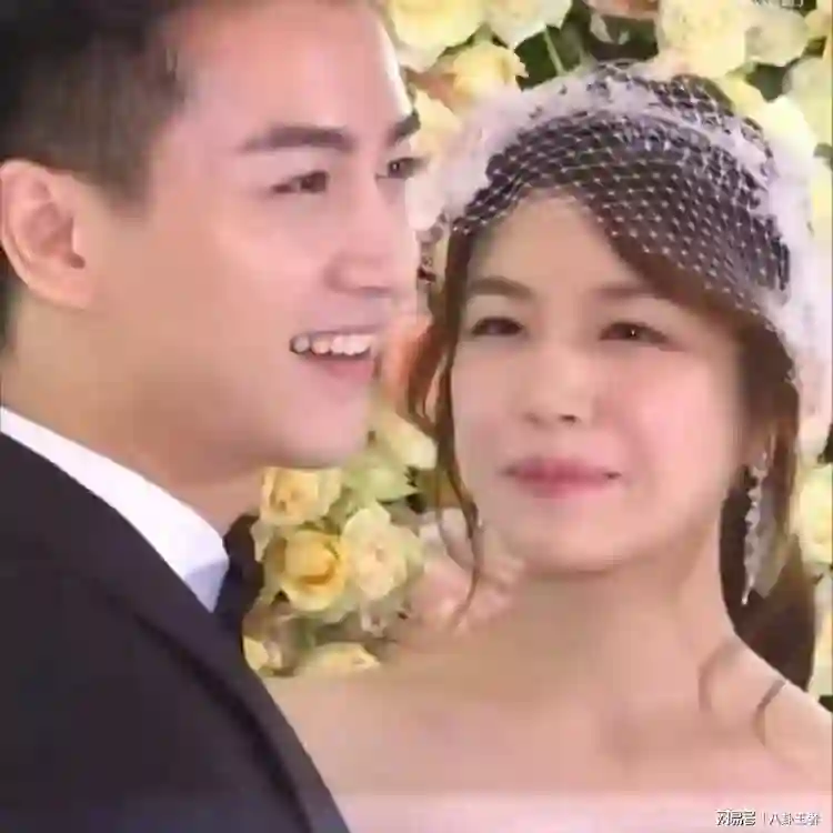 菀菀类卿!陈妍希新恋情曝光?约会对象神似陈晓,这是什么替身文学
