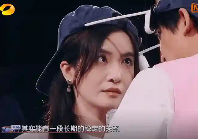 结婚10年，李佳航上节目说出3个结婚的好处，李晟的笑说明了一切