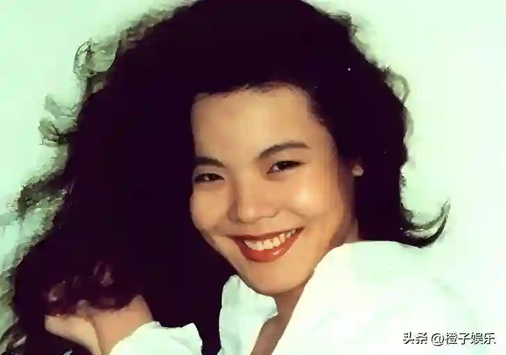 春晚爆红后，她洗完澡从23楼一跃而下，临终时最后喊了声“妈妈”