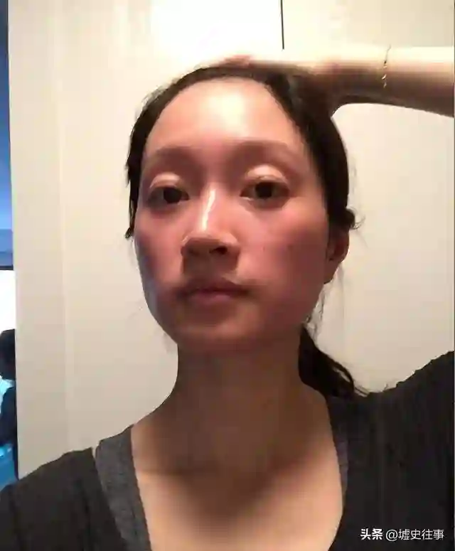 沈佳妮终于不忍了！颜值衰老还被疑离婚，她晒素颜正面刚：就这样