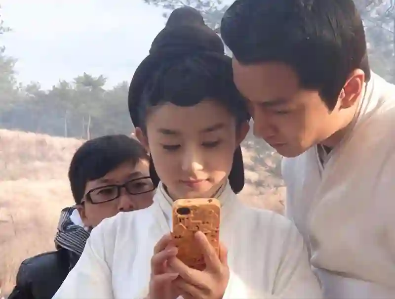 从万人喜爱的大女主，到如今绯闻不断，赵丽颖究竟犯了什么错