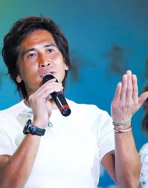 孙丽雅：嫁大24岁歌手齐秦，婚后连生两胎，一家四口其乐融融