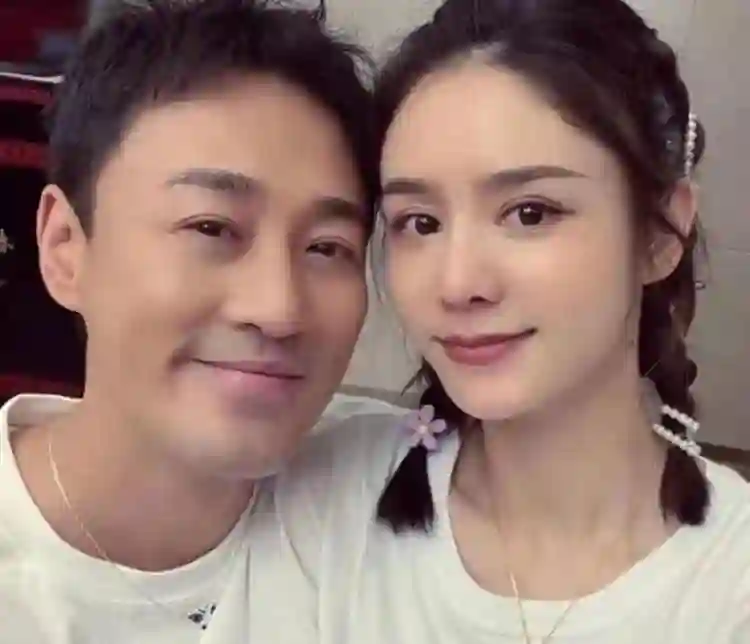 林峯老婆张馨月520闹笑话，p图瓜持续发酵，男方也很无奈
