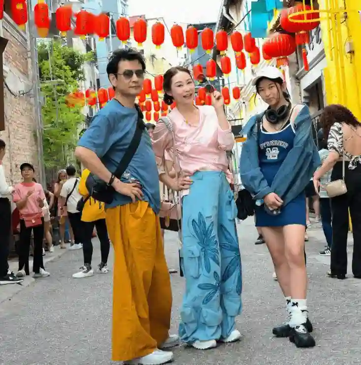 TVB视后姐姐大跳钢管舞，女人味十足！自爆患严重肩周炎使劲拉筋！