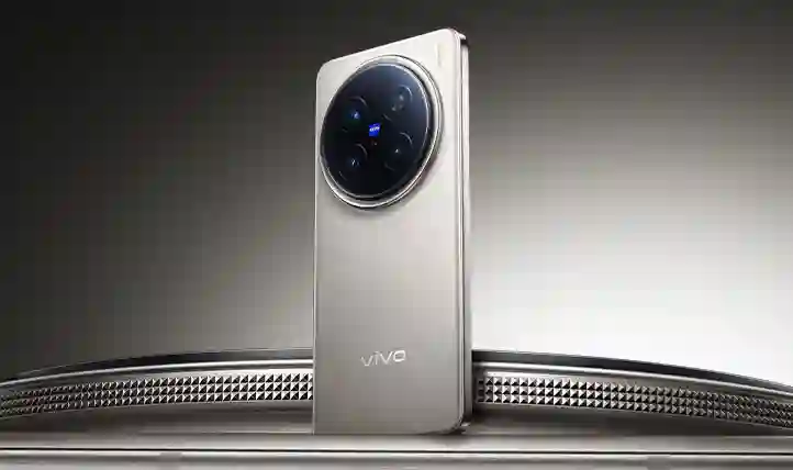 vivo公布X200 Ultra手机核心配置：骁龙8至尊版+行业首款第四摄