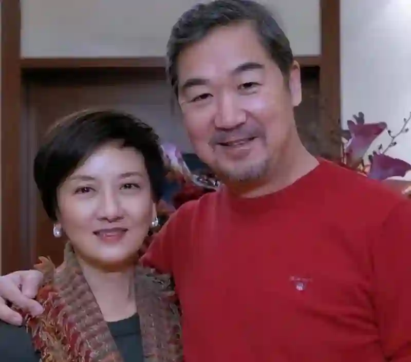 邓婕现状：离婚协议成她心中痛楚，继子不成器，养女愈发似丈夫