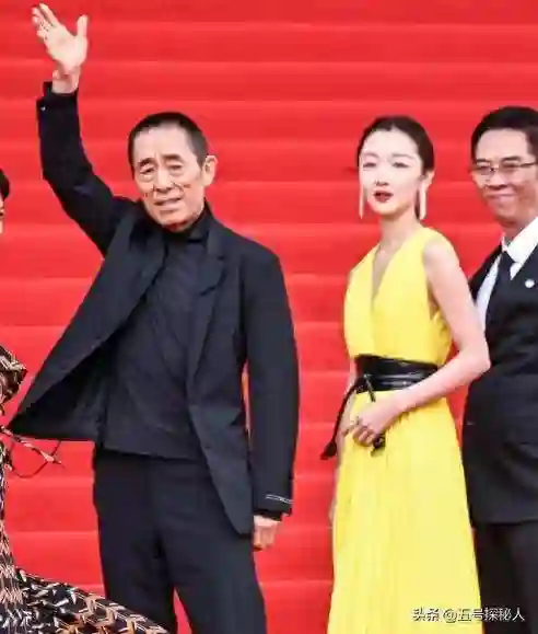 相貌平平却绯闻不断，33岁周冬雨，凭什么风生水起？