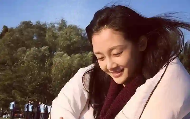 嫁给郑恺五年后，冯小刚直言苗苗虚伪，竟踏上新的人生轨迹