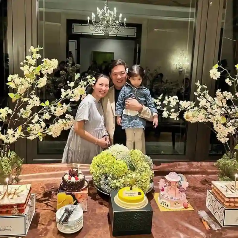 TVB女星未婚先孕嫁豪门，和继女相处融洽，生一儿一女稳固地位