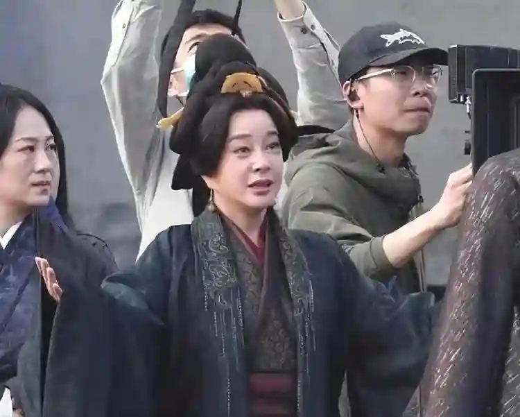 真是笑话！刘晓庆再陷“税务门”？爆料这个还不如说她的恋情呢