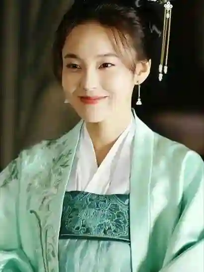 冻龄女神张佳宁拒认生父和舅舅张晓龙相依为命，今36岁情归高至霆