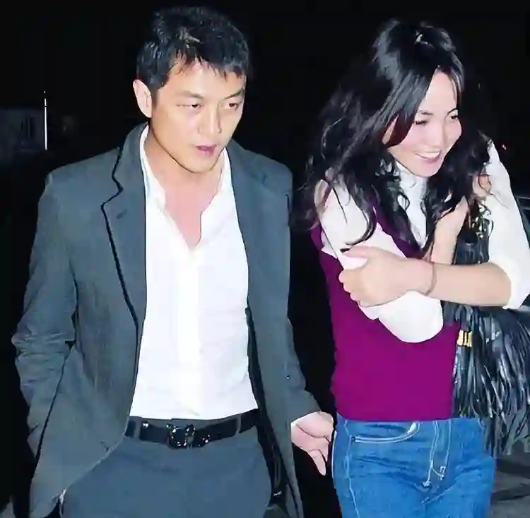 12年后，再看李亚鹏现任妻子海哈金喜，才懂她和王菲谁更“精明”