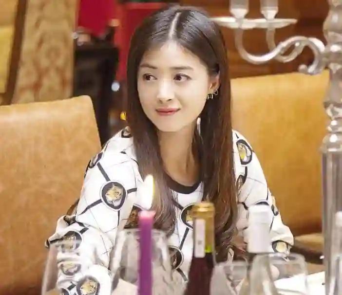 暴瘦脱相、毫无美感，这一次，谁都救不了被畸形审美毒害的蒋欣！