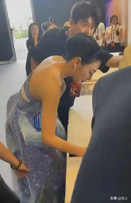 重庆这晚：张雨绮身材走样，佟丽娅、蒋依依绝美，李雪琴嘴好怪