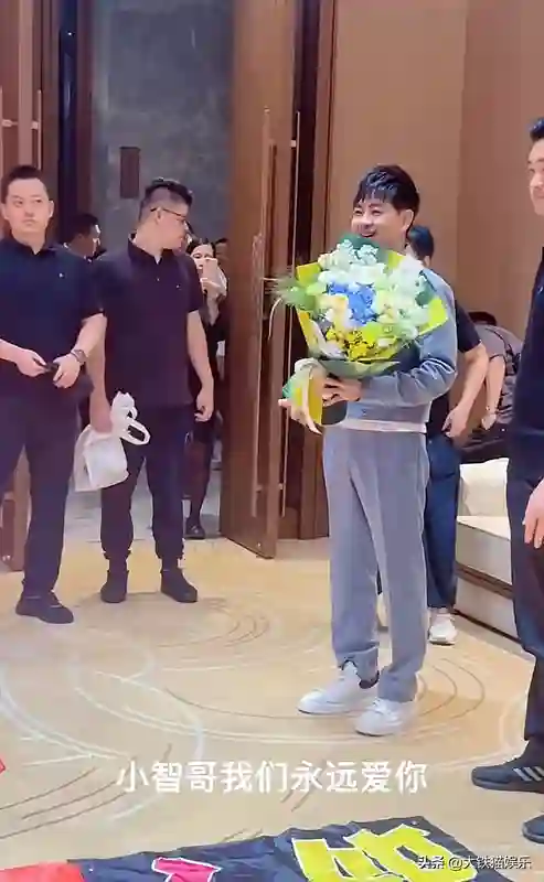哪有什么不老神话，50岁娃娃脸的林志颖，看着没比郭德纲年轻多少