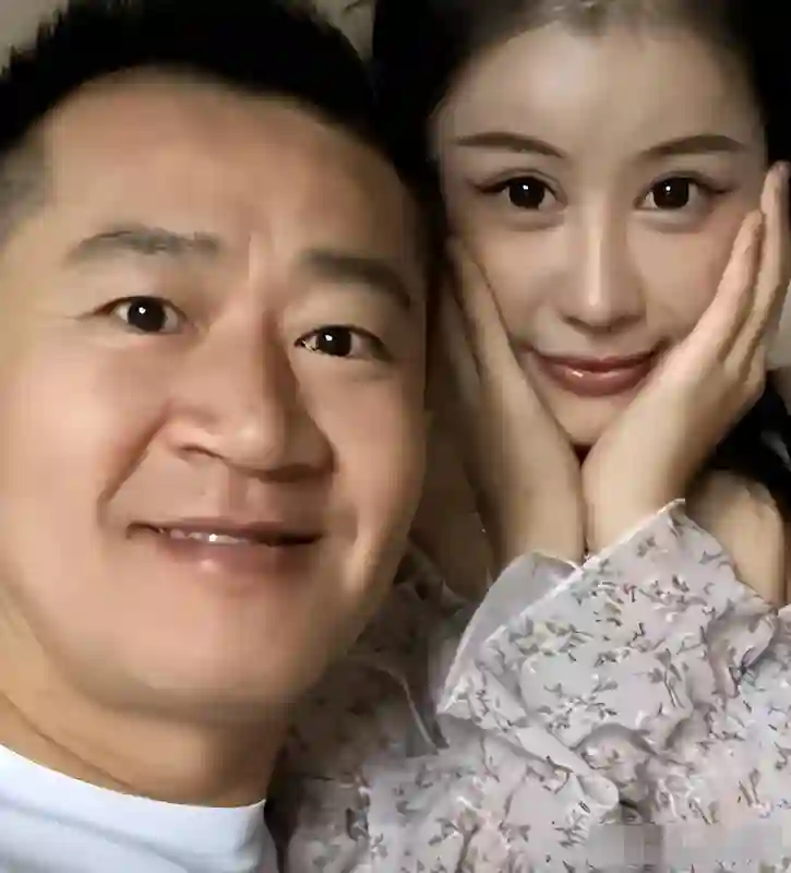 这一次，老夫配少妻的“残酷现实”，在41岁的李嘉明身上得到印证