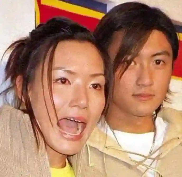 谢霆锋想跟王菲结婚，王菲却若即若离，谢霆锋脚踏两只船最痛苦的是王菲