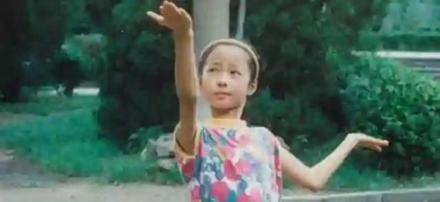 江一燕携夫走红毯，到处认干爹的茶艺大师，如今想靠浪姐“洗白”