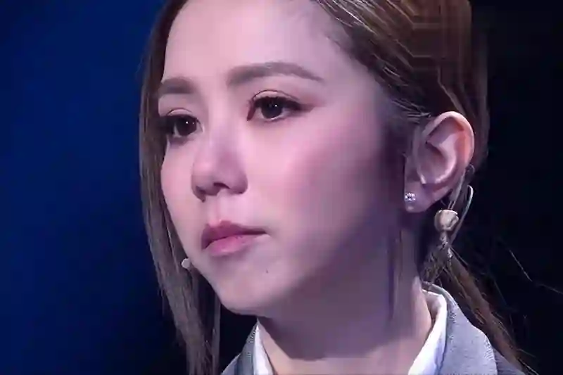 邓紫棋写书人气爆棚，林宥嘉疑似蹭前女友，分手11年差距越来越大