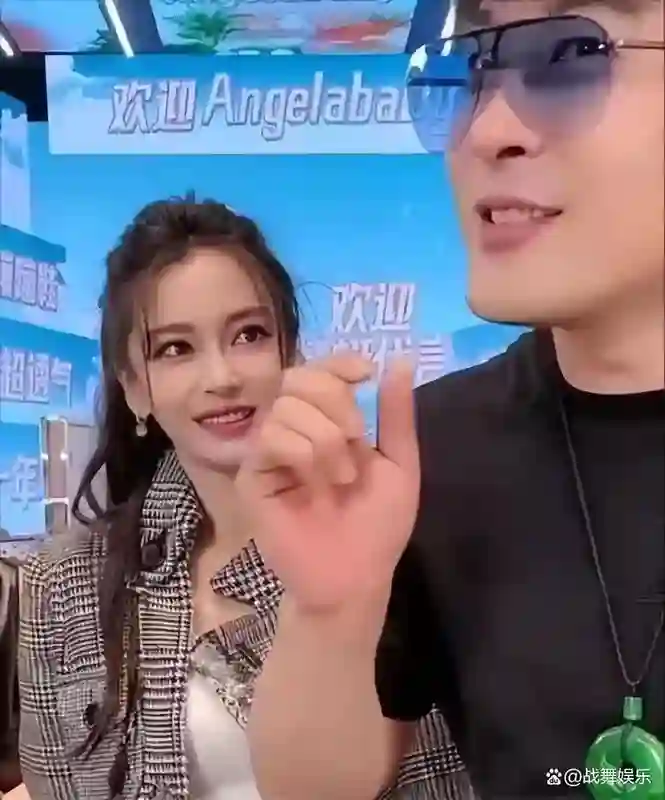 叶珂刚消停，杨颖又来了！倒霉的黄晓明，终是绕不过“女人坑”！