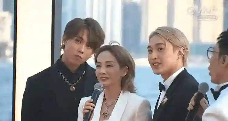 生日轰动香港，大咖给足面子，被炮轰不断的26岁香港顶流姜涛凭啥