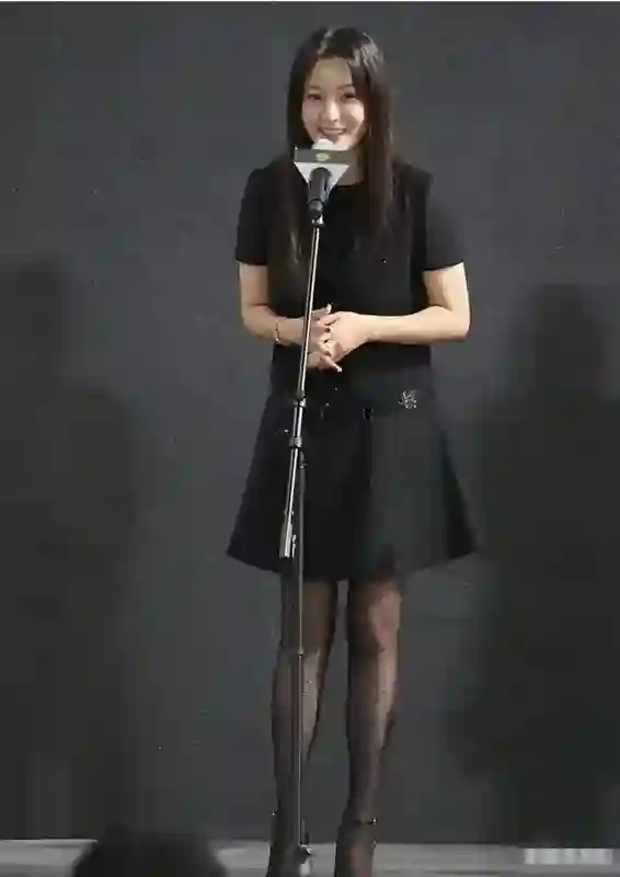 48岁金喜善现身：自然老去太真实，20年前美貌“惊艳”全场