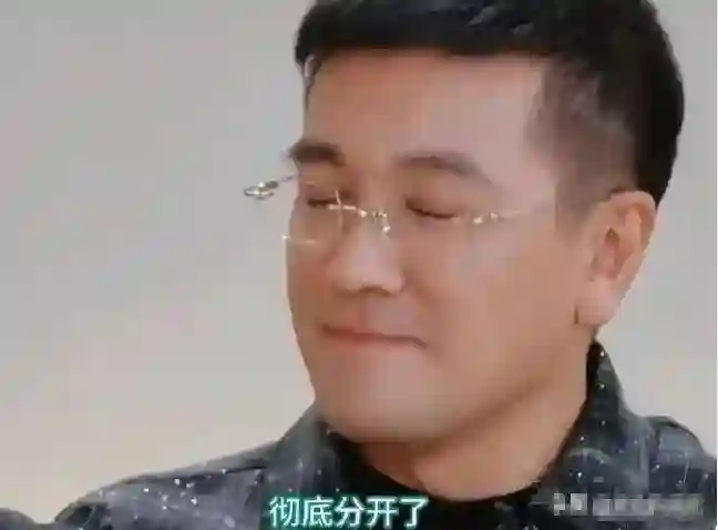 离婚3个月后，黄圣依晒15岁照片，少女期一脸青涩，从小美到大啊