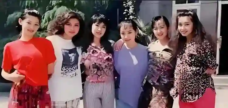 国家一级演员分居15年不离婚，轮椅丈夫默默承受，儿子也成演员