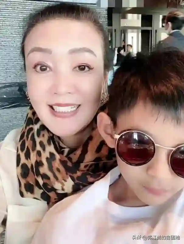 汪小菲即将迎来婚礼，张兰有话说：儿子，请你以后善良中带点锋芒
