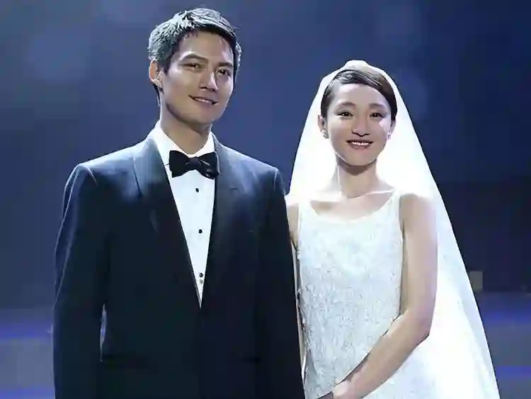 51岁周迅：“丁克”半辈子，低调现身肿瘤医院，今人体画价值千万