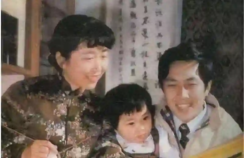 历经三十五载，73岁唐国强终于迎来报应，原配孙涛得以安息