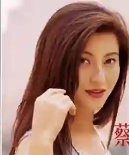 从“亚视李嘉欣”到精神崩溃，53岁蔡晓仪复出拍网剧
