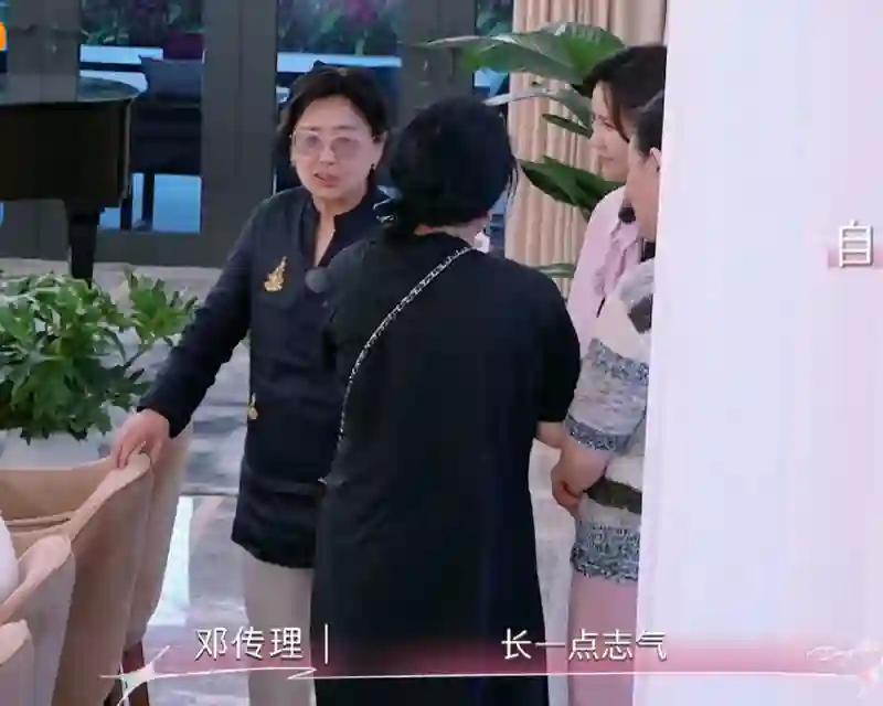 看黄圣依跟李嘉格聊天，就知道她早看透了李嘉格在婚姻中没得到爱
