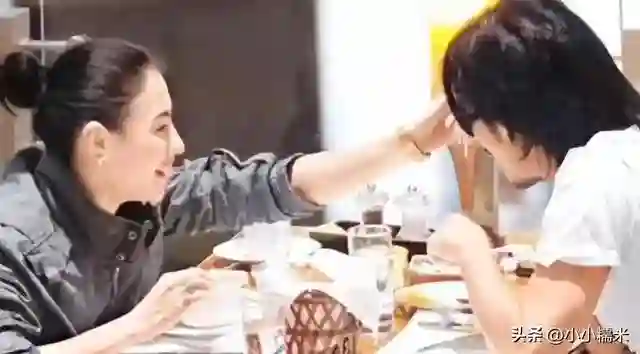 当年谢霆锋给张柏芝的那场求婚，如今看依旧意难平！