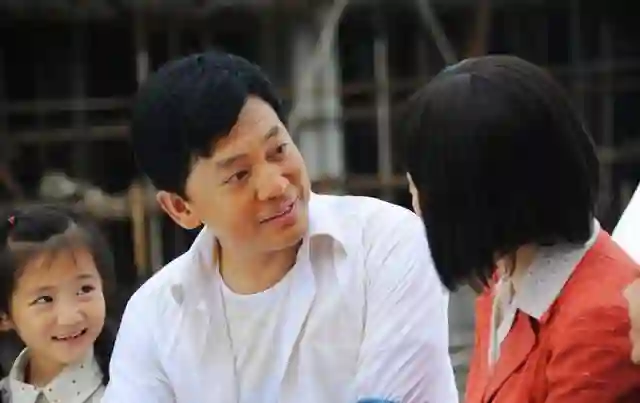 演员何政军：我这辈子最正确的决定，就是娶了个平凡的妻子