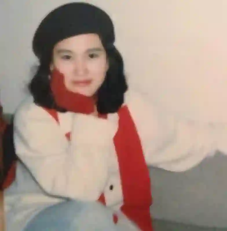 演员王茜嫁大23岁丈夫，丈夫离世心酸经历，携女儿相依幸福生活