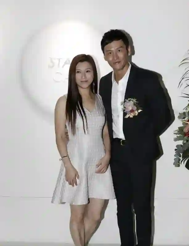 53岁蔡晓仪退圈20年宣布复出，身材微胖仍自信，称保养得宜像30岁