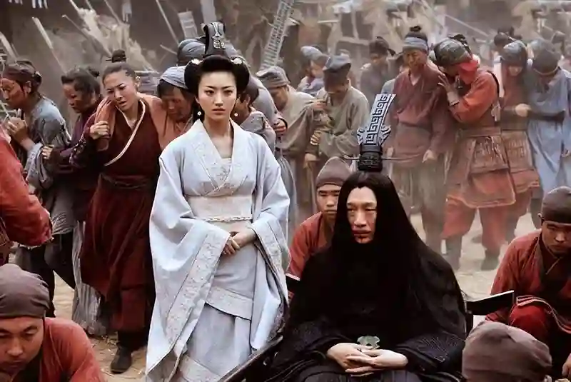成龙不敢碰她，甄子丹搂不到她，王思聪不敢撕她，却被他当众亲了