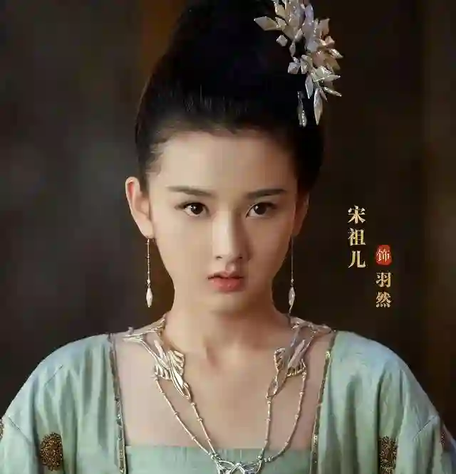 宋祖儿神似张柏芝到底算不算大美人？看她和杨幂的合照就有答案了