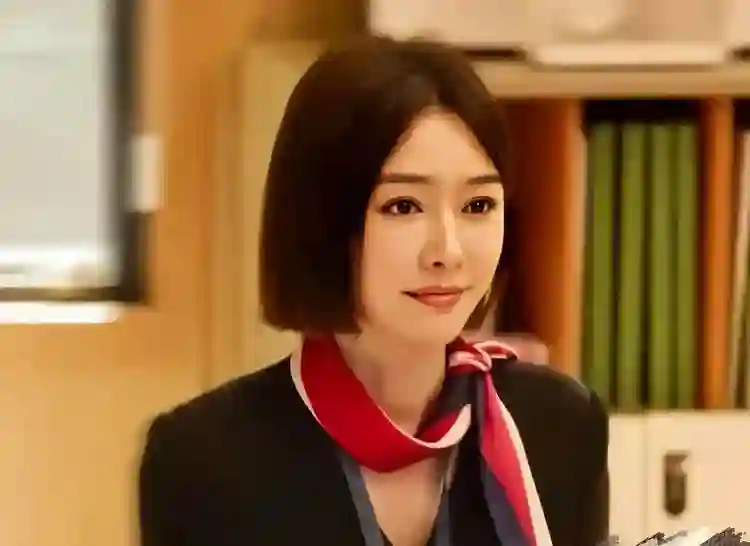直到看完秦岚的家，才发现46岁未婚未育的她，早就活成了人生赢家