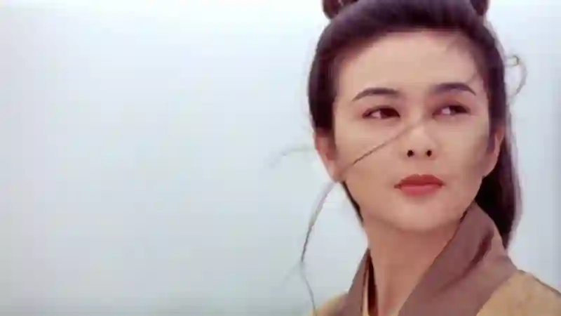 关之琳与刘嘉玲5次“宫斗”，叱咤情场30年，关之琳“输了”