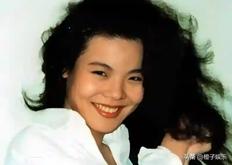 春晚爆红后，她洗完澡从23楼一跃而下，临终时最后喊了声“妈妈”