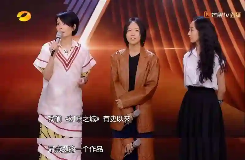 还记得黄觉的儿子小核桃吗，比爸爸还高了？