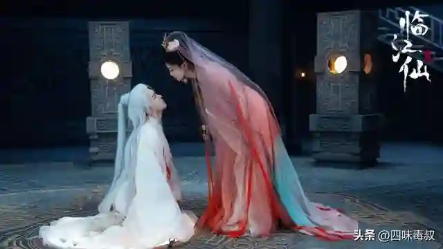 提前打响暑期档，为何《临江仙》口碑热度双领跑？