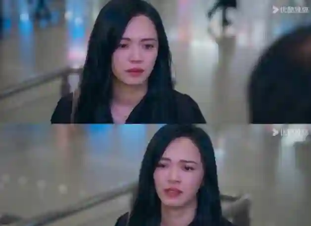 46岁姚晨vs51岁贾静雯，原生脸的力量，皱纹也能成美丽印记