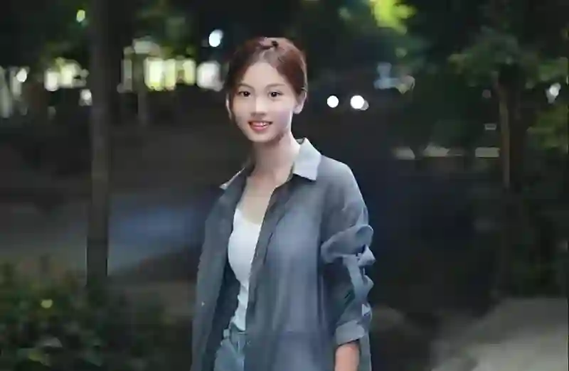 少女撞脸张柏芝走红，商演2小时疑赚8000元，被于正暗讽急于捞金