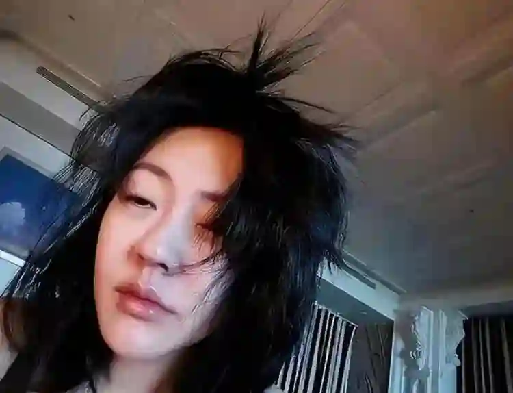 黄春梅近况堪忧！自曝“想哭哭不出”，张兰笑容灿烂与闺蜜畅饮