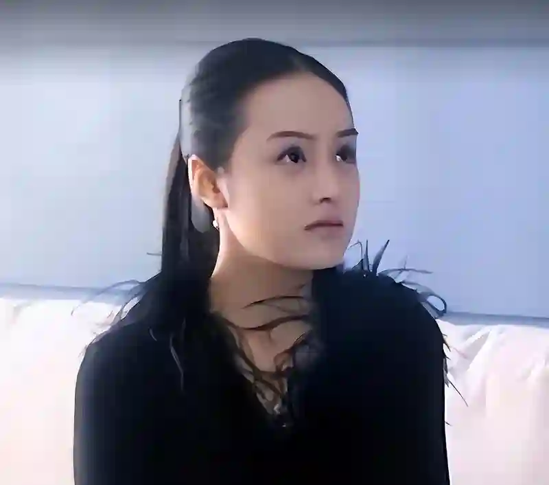 饶敏莉：17岁登上春晚，当老师“包养”影帝12年，如今却选择离婚