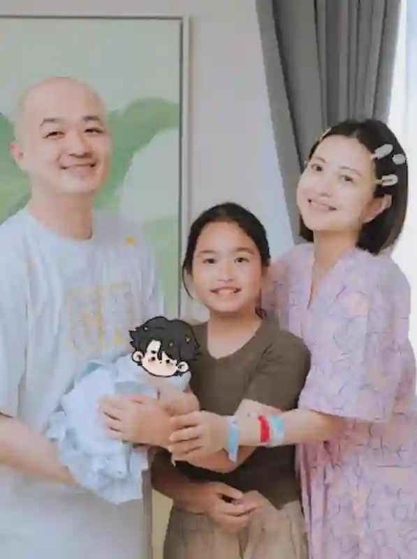 包贝尔：曾同时谈7个女友，娶学妹包文婧，如今生二胎很幸福
